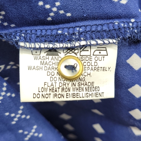 Fig Womens Blue Diamond Cross Pattern Top Light Weight Size XS - Picture 10 of 12